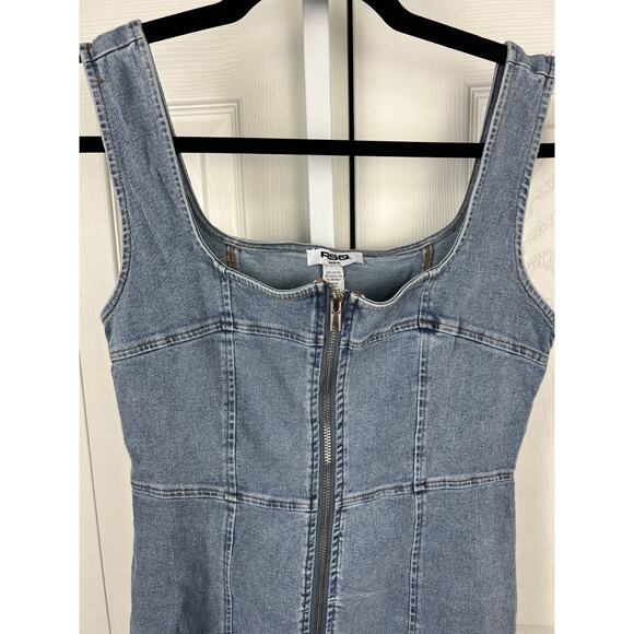 RSQ Denim Zip Front Sleeveless Dress Size Medium Denim Jean Dress Jumper - Picture 3 of 6